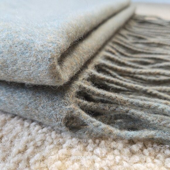 NWOT Insis Wool Scarf Oversized Sage Green - Picture 14 of 15